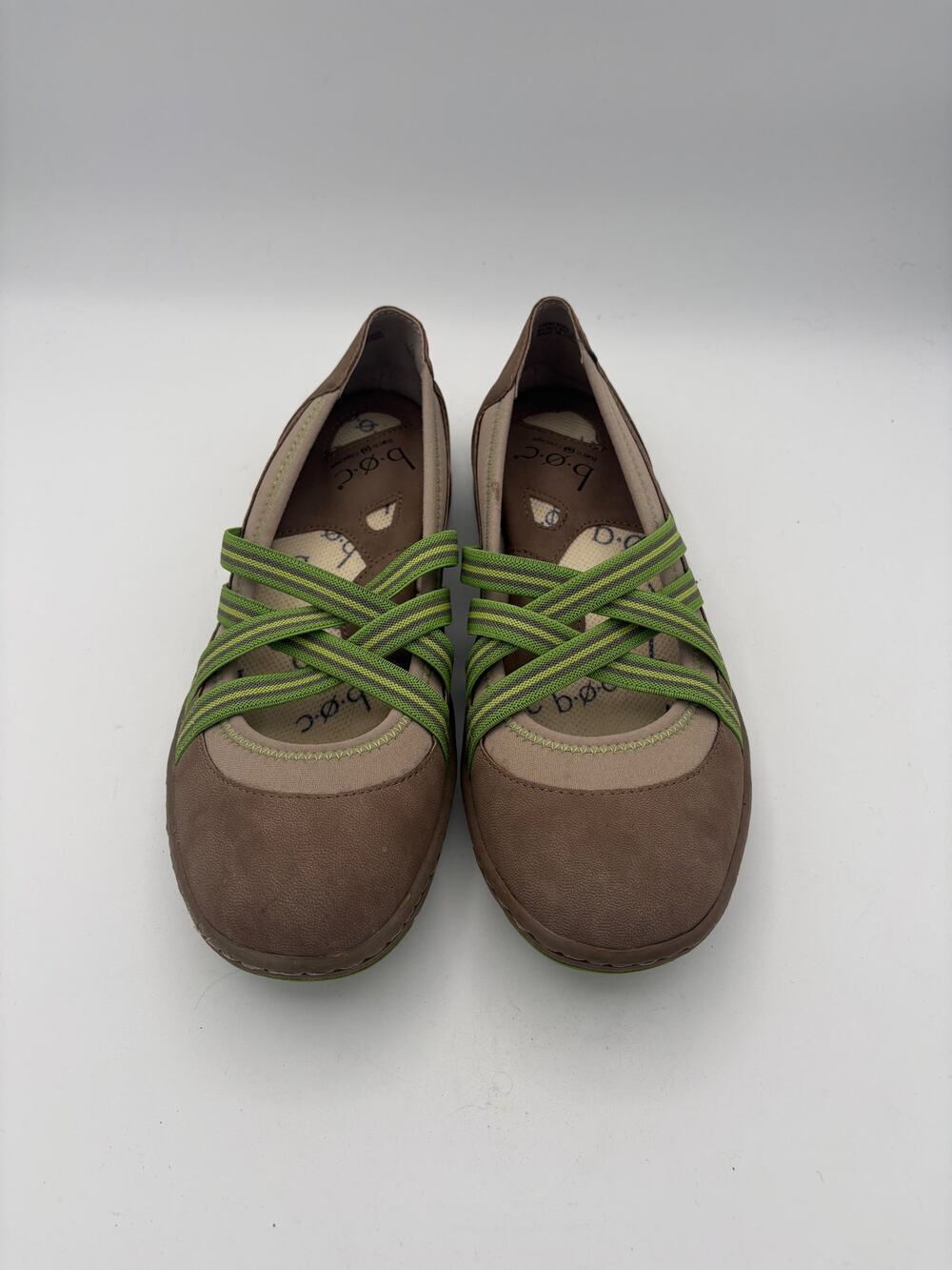 Women’s B.O.C Size 7.5 Taupe & Green Nambe Mary Jane Flats